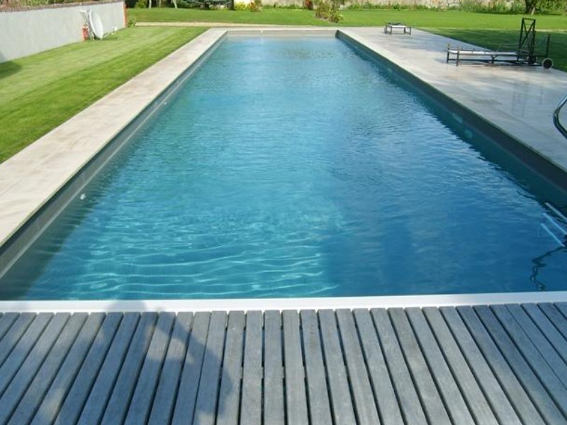 Rénovation de piscine : quand et pourquoi rénover son bassin ?